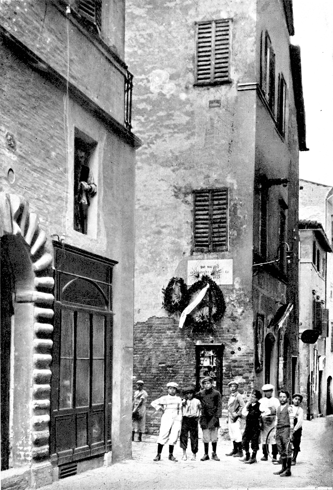 La casa dove nacque Pergolesi il 4 gennaio 1710 a Jesi. Foto databile al 1910-20.<br>Da: Giuseppe Radiciotti, <i>Pergolesi</i>, Milano: Fratelli Treves, 1935.<span></span>The house where Pergolesi was born on January 4th 1710 in Jesi. Photos dated to 1910-20.<br>By: Giuseppe Radiciotti, <i>Pergolesi</i>, Milano: Fratelli Treves, 1935.